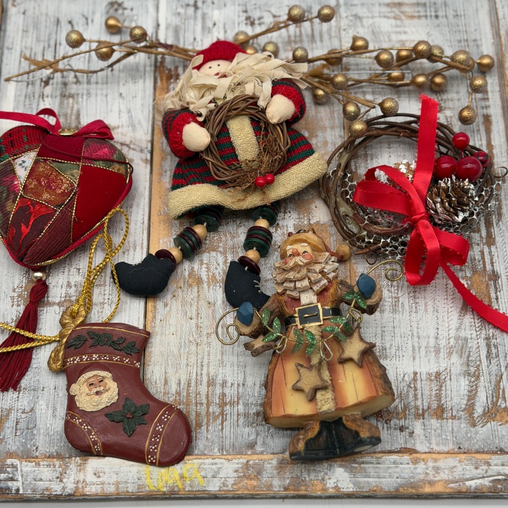 Vintage Style Rustic Christmas Ornament Lot Santa Heart Wreath Stocking 5pc